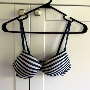 Aerie strip bra, free beauty gift with purchase!